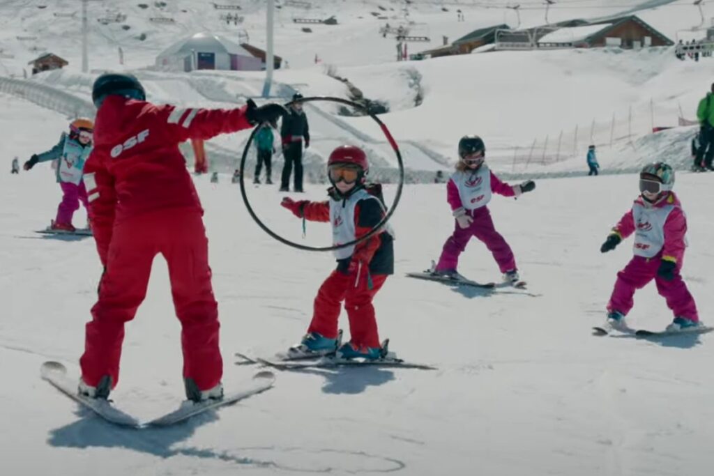 Des bagages et de l'énergie : huit conseils pour skier sans stress